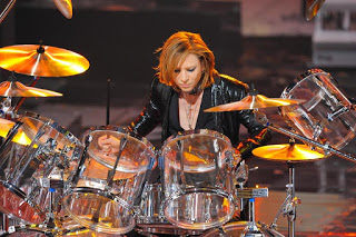 Yoshiki Surprises Worldwide Audience with Kouhaku Drum Performance